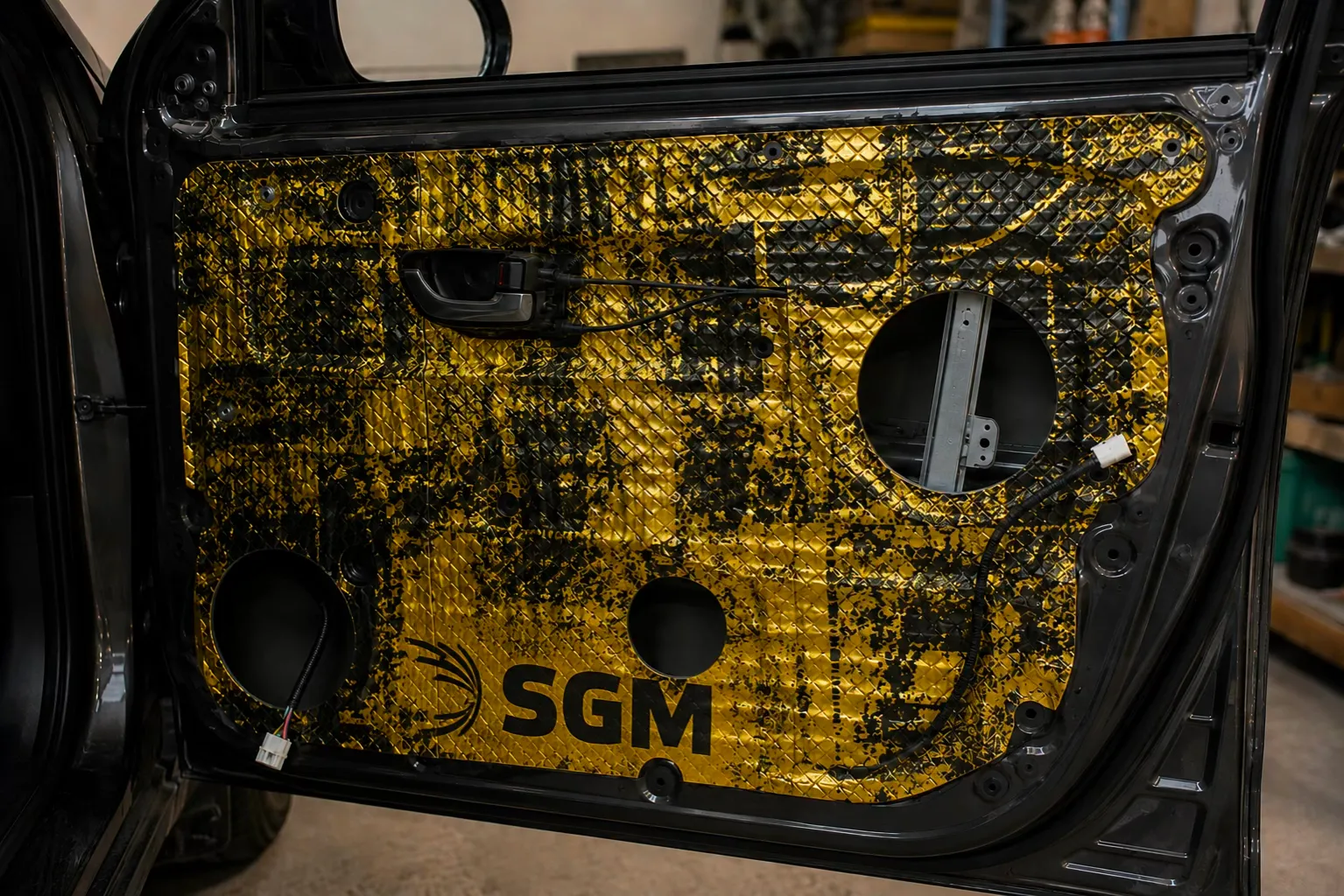 Внутренняя панель двери с материалами SGM