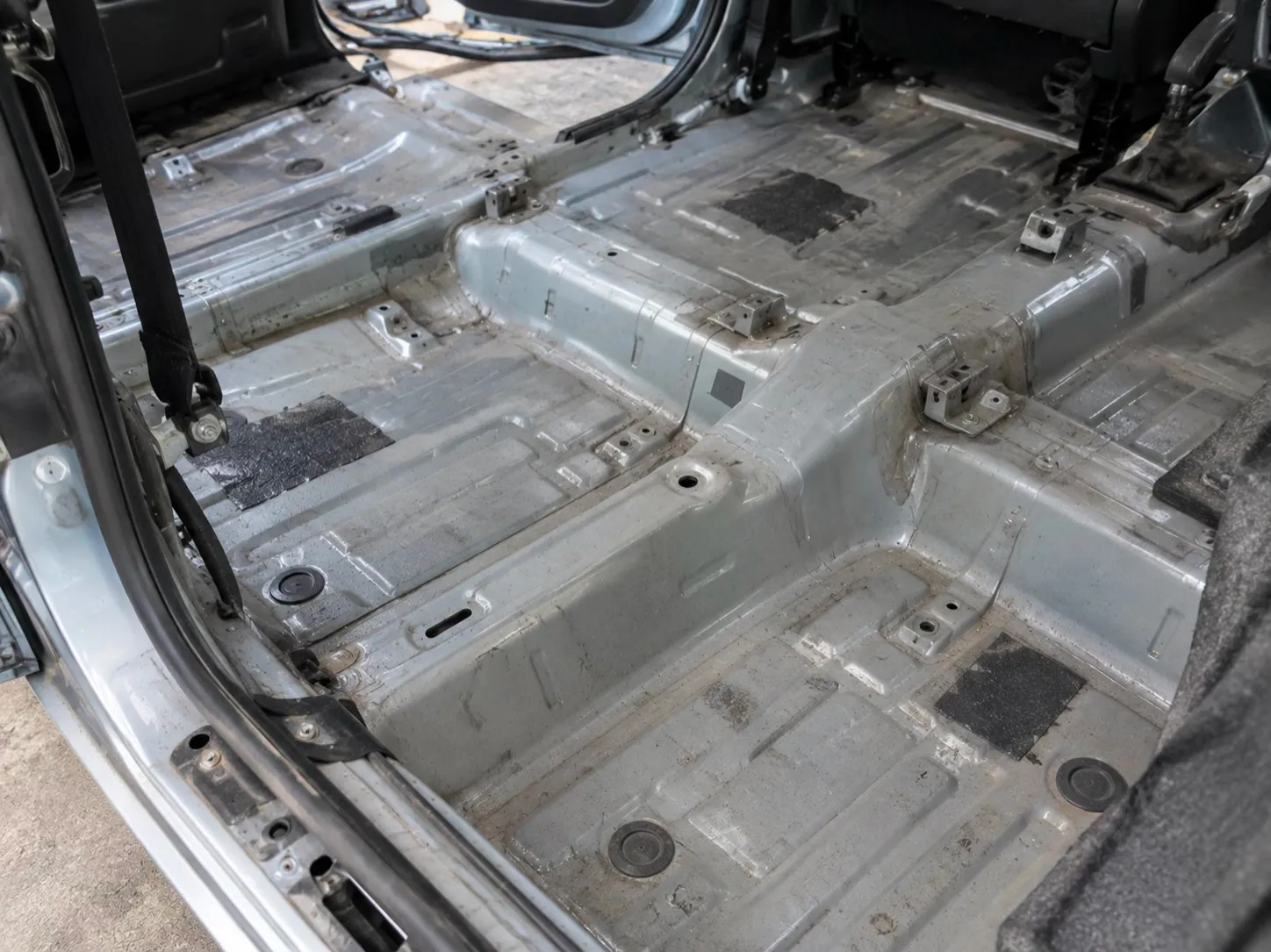 Снятый ковролин с пола KIA Spectra